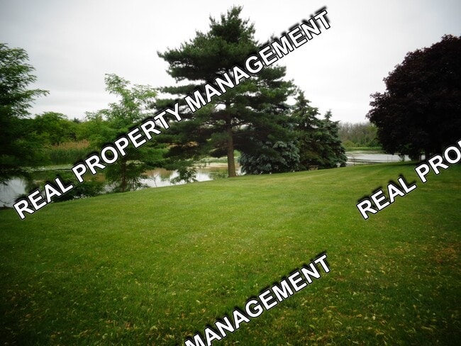 Building Photo - Clean 2 Bedroom 1 Bath Unit