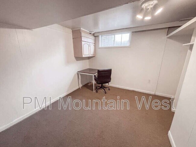 Building Photo - 481 E 2875 N