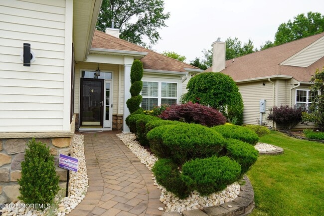 Primary Photo - 185 Valencia Dr