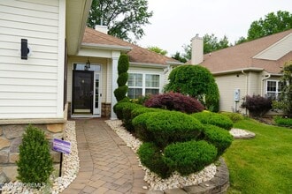 Building Photo - 185 Valencia Dr