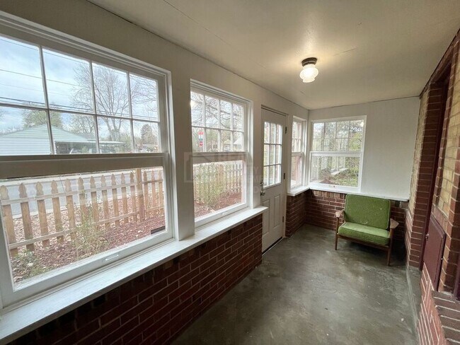 Building Photo - 1400 Willow St