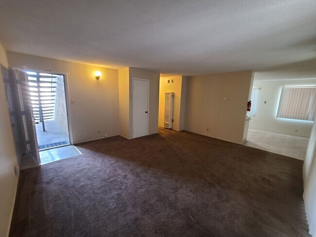 Building Photo - Utilities Included! Hayward 2-Bedroom with...