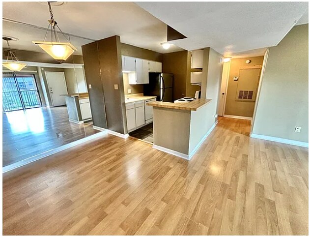 Open Kitchen Layout - 904 University Oaks Blvd