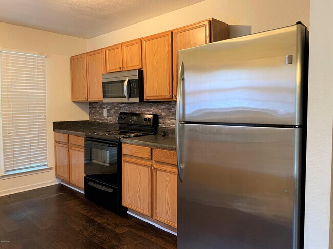 Building Photo - 207 Beaumont Heights