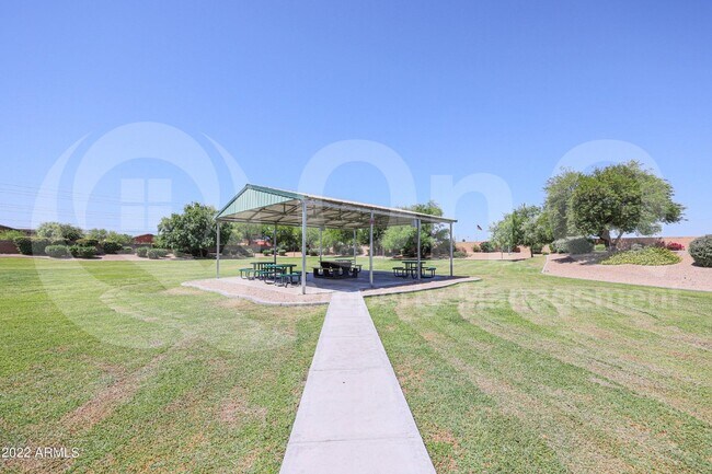 Building Photo - 4345 E Meadow Dr