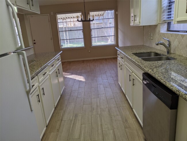 Building Photo - 2519 Buffalo Trail