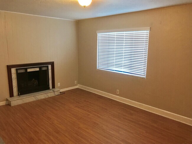 Building Photo - 6295 E Pea Ridge Rd