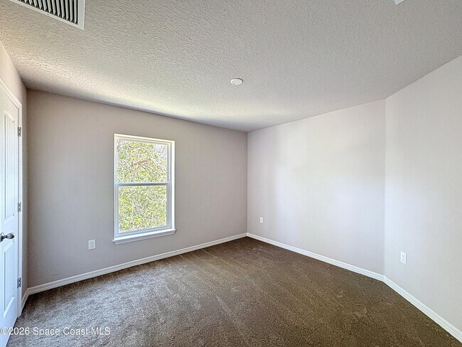 Building Photo - 524 L M Davey Ln