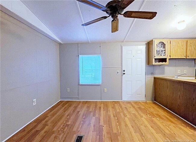 Building Photo - 826 Rembrandt Dr