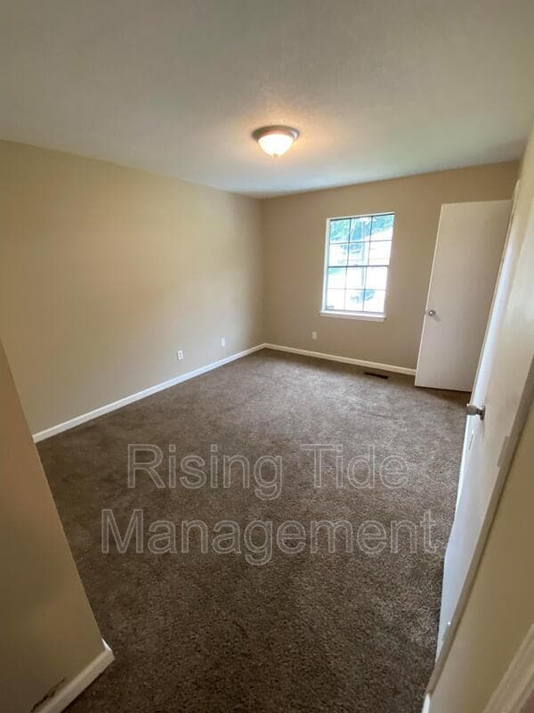 Building Photo - 450 Westchester Dr