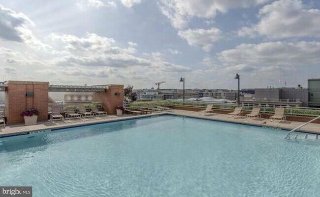 Building Photo - 616 E Street NW Unit 1020