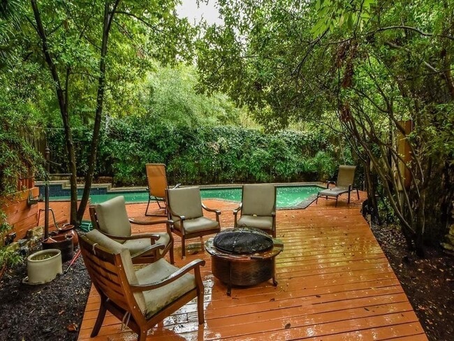 Building Photo - 800 Leonard St