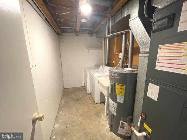 Building Photo - 9817 Rainleaf Ct