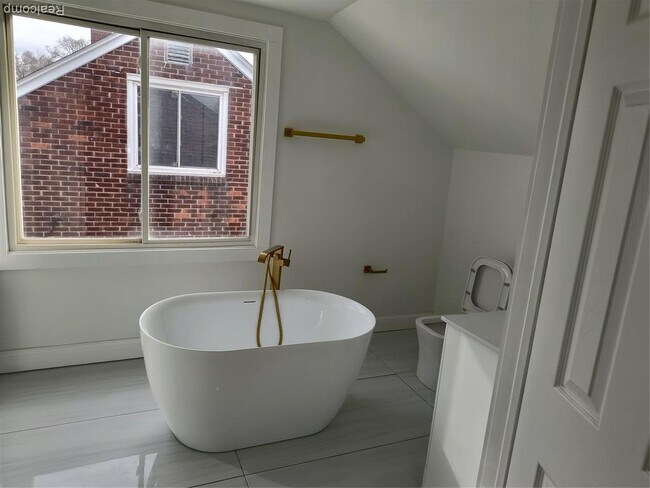 Building Photo - 19650 Buffalo St