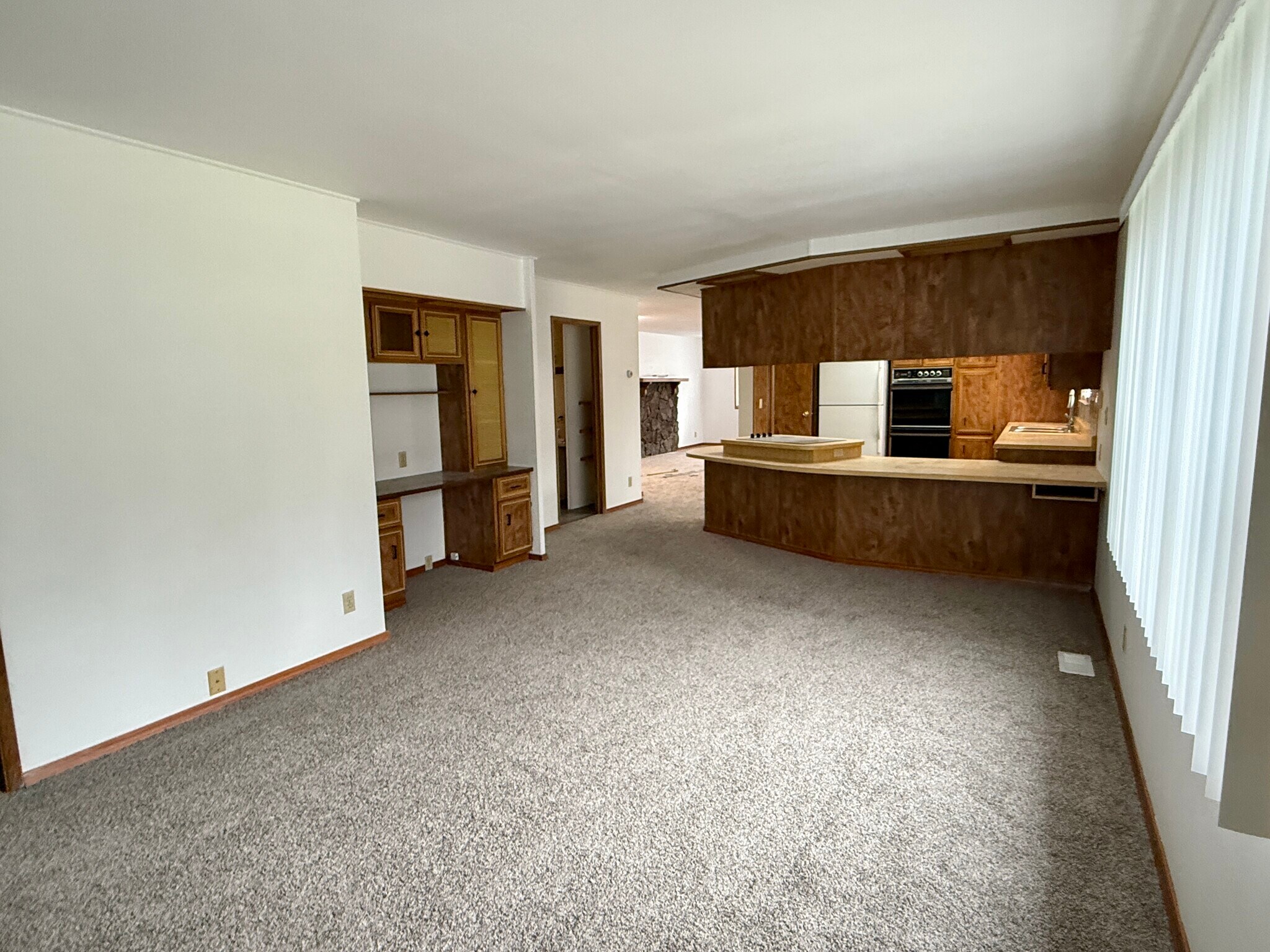 Dining Room - 625 S Evergreen Rd