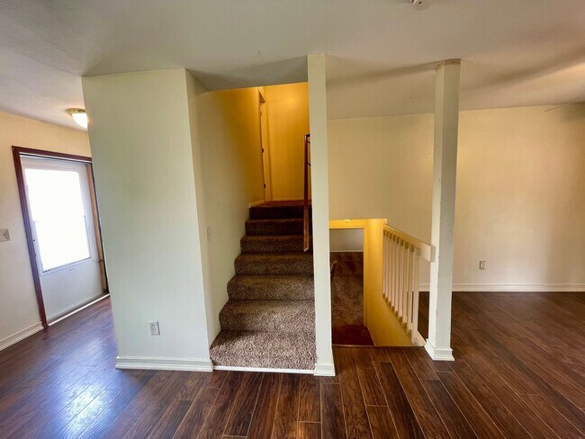 Building Photo - 4 Bed, 2 Bath Loveland, CO Home- Fenced Backyard, A/C, & 2 Car Garage!