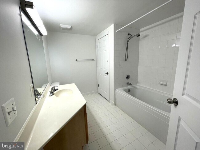 Building Photo - 3835 9th St N