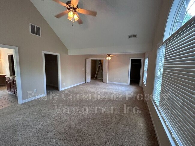 Building Photo - 4540 Pebble Lake Dr