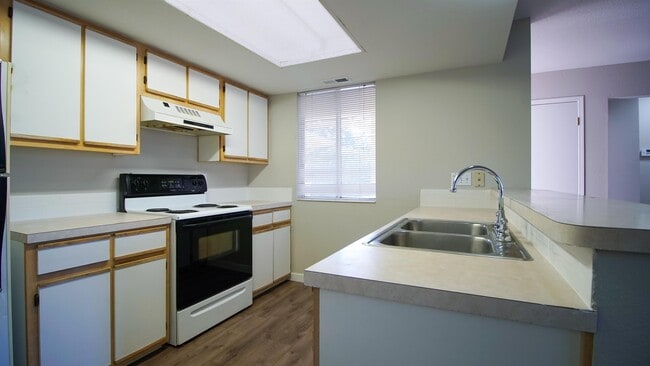 Building Photo - 1017 N Stilson Rd