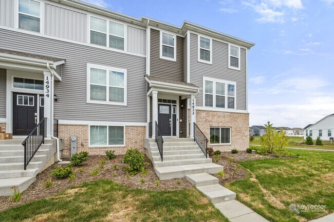 Building Photo - Brand-New End-Unit Townhome w/ Pond Views – Keller Farm, Plainfield!