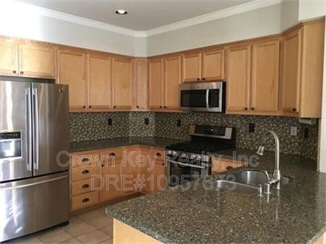 Building Photo - 673 Nacomis Ct