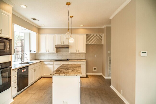 Building Photo - 3523 Ashlock Dr