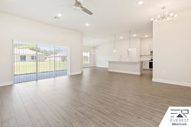 Building Photo - 59 Breeze Hill Ln