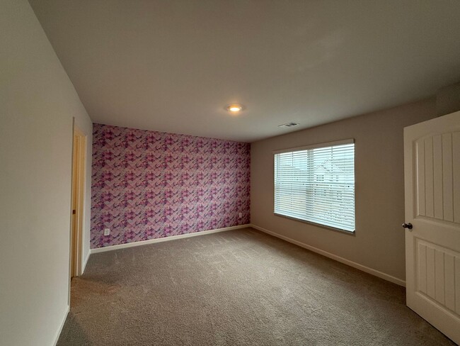 Building Photo - Beautiful and Spacious 5BR 4.5BA Home w/ Full Appliance Kitchen • Garage in Fairburn