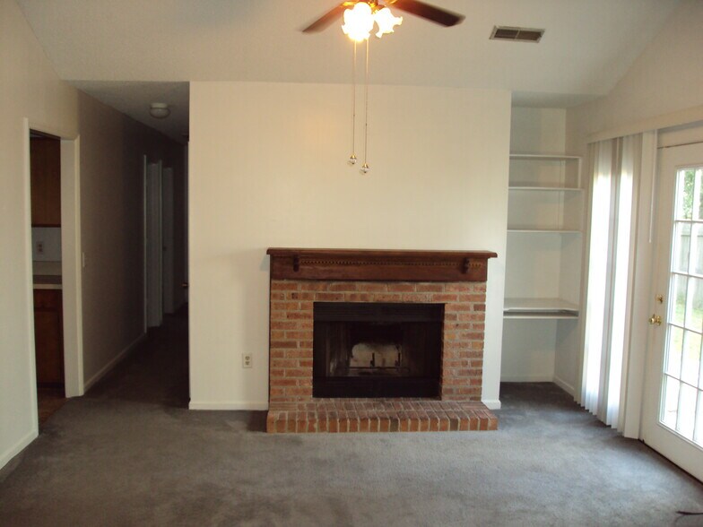 Building Photo - 132 Alston Cir
