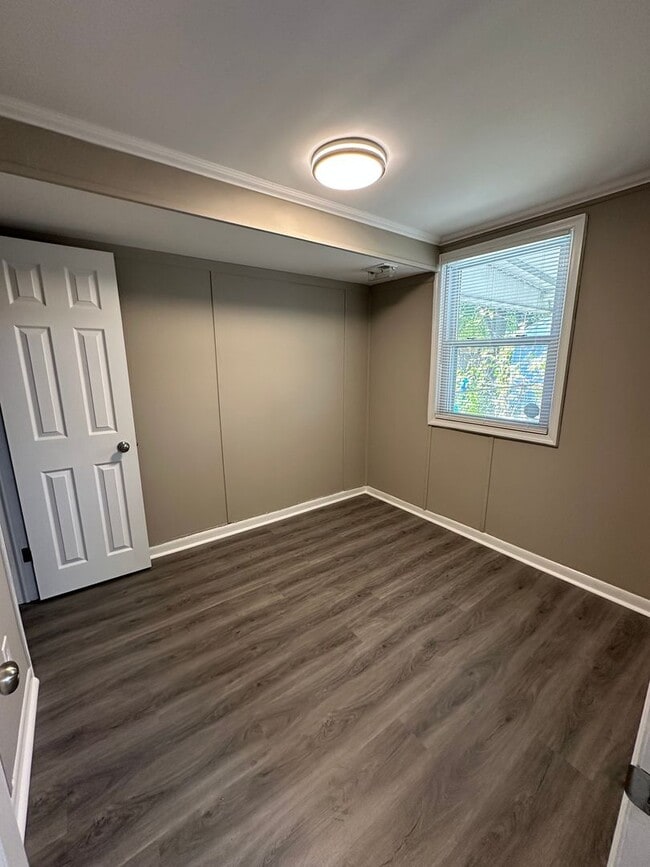 Building Photo - Beautifully Renovated 3-Bedroom Split-Leve...