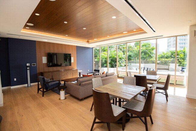 Building Photo - SKY ALA MOANA ONE BEDROOM AVAILABLE NOW