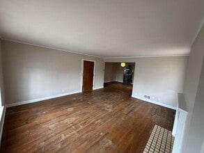 Building Photo - 18 N Huron Ave