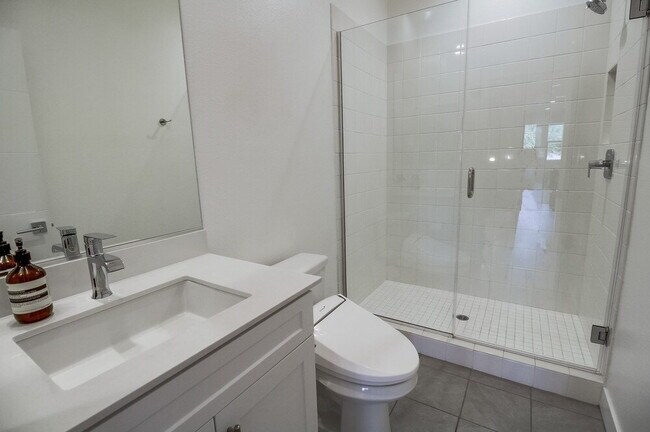 Building Photo - Welcome to your modern La Mesa townhome with solar!