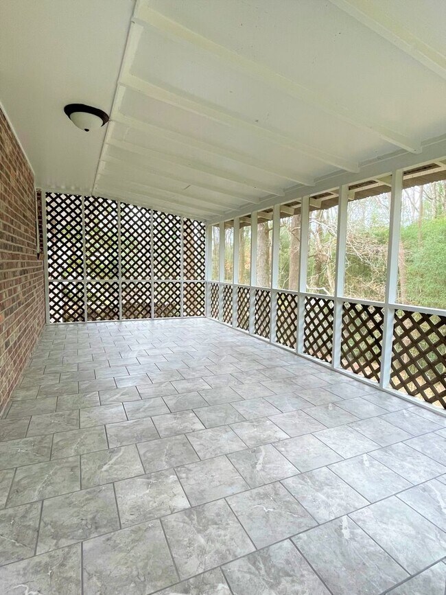 Building Photo - West Athens 4br House for Rent