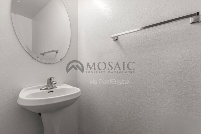 Building Photo - 61 W Hereford Dr