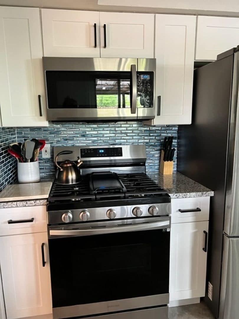 Building Photo - 127 E Silver Sands Dr