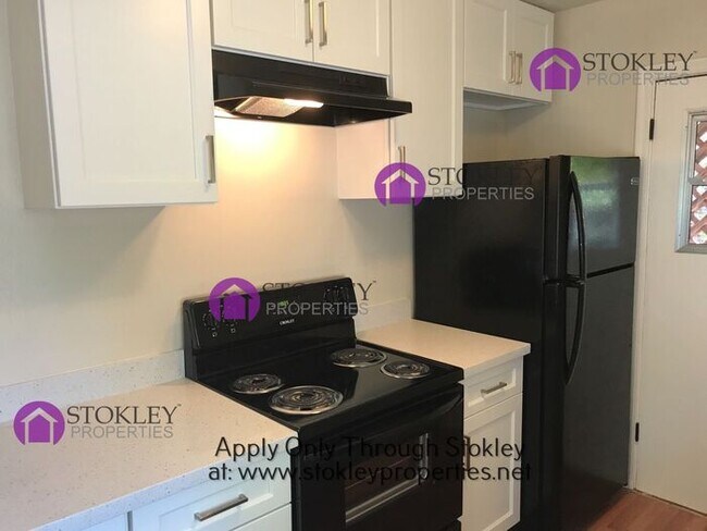 Building Photo - 515 C St