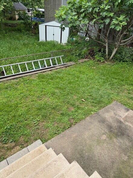 Building Photo - 66 Suburban Ln