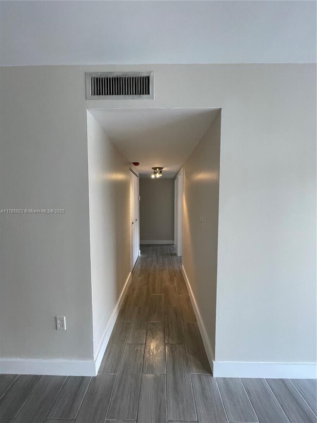 Building Photo - 7427 SW 152nd Ave