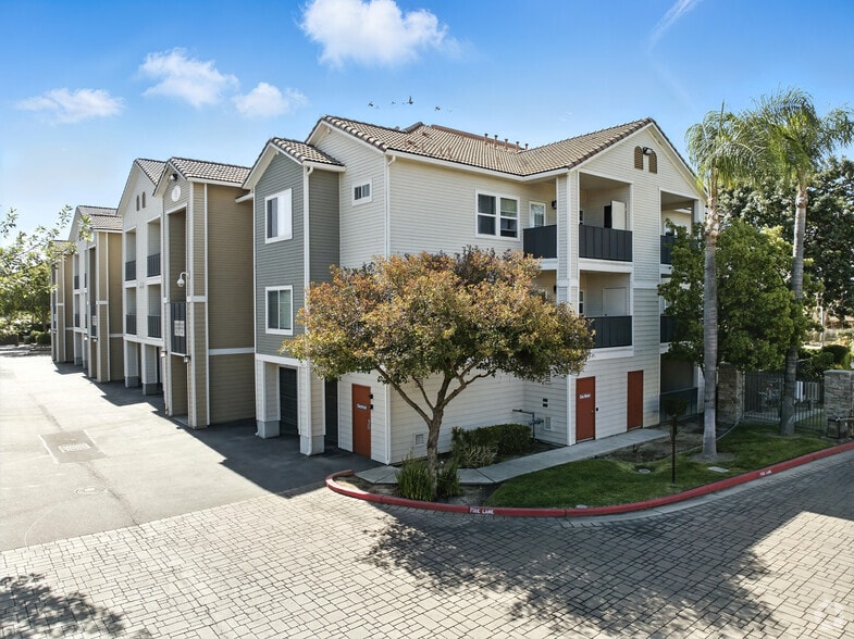 Primary Photo - Sierra Oaks