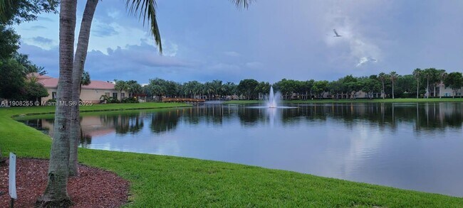 Building Photo - 2452 Centergate Dr