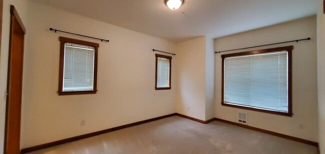 Building Photo - 2 Bedroom Condo in Cordata Neighborhood fo...