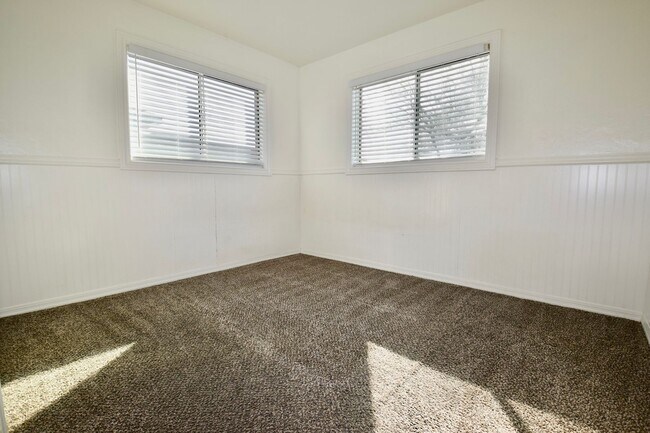 Building Photo - Cute 3 bedroom 2 bath Mesa home!