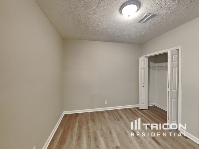 Building Photo - 109 Peak Hill Cir