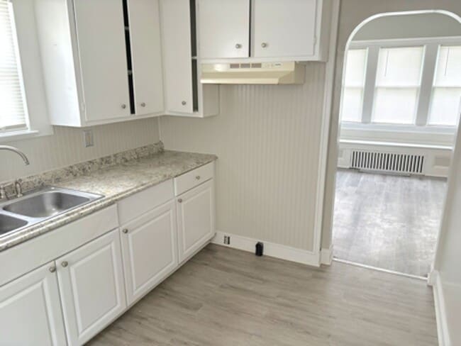 Building Photo - Nice 3 Bedroom, 1 Bathroom Home – Available Now