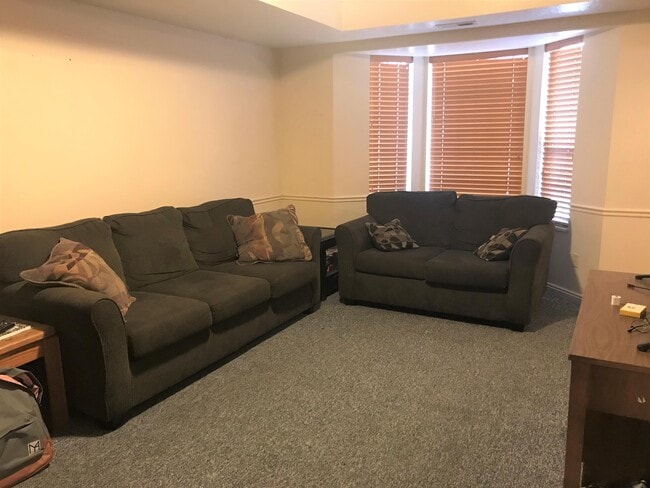 Building Photo - 565 N 300 E