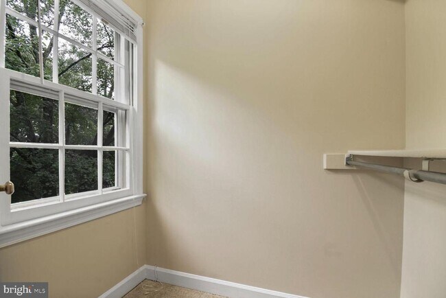 Building Photo - 8217 Lochinver Ln