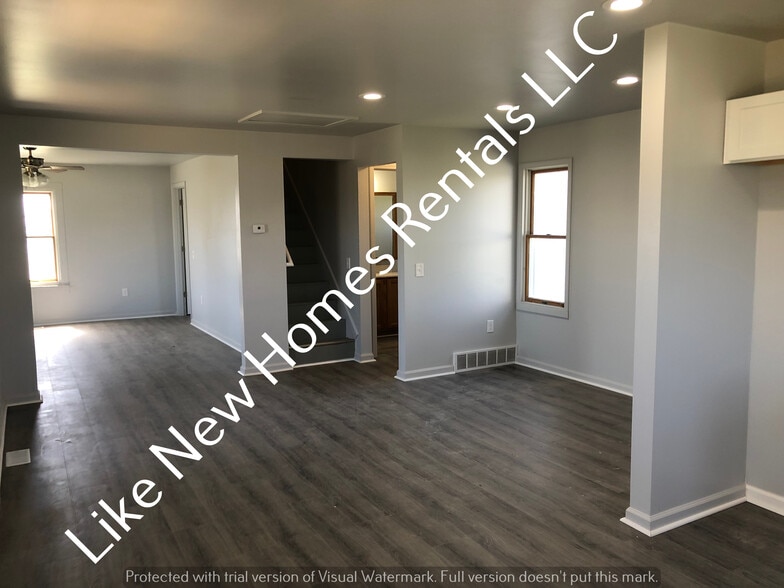 Building Photo - 3052 S Hollister Rd