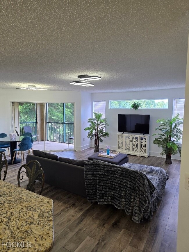 Building Photo - 8870 Colonnades Ct W