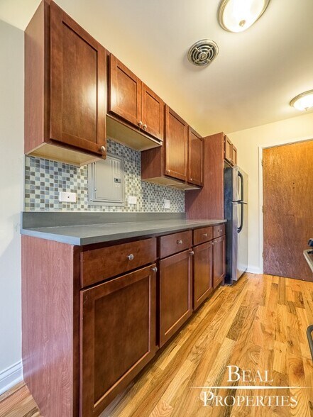 Building Photo - 730 Judson Ave